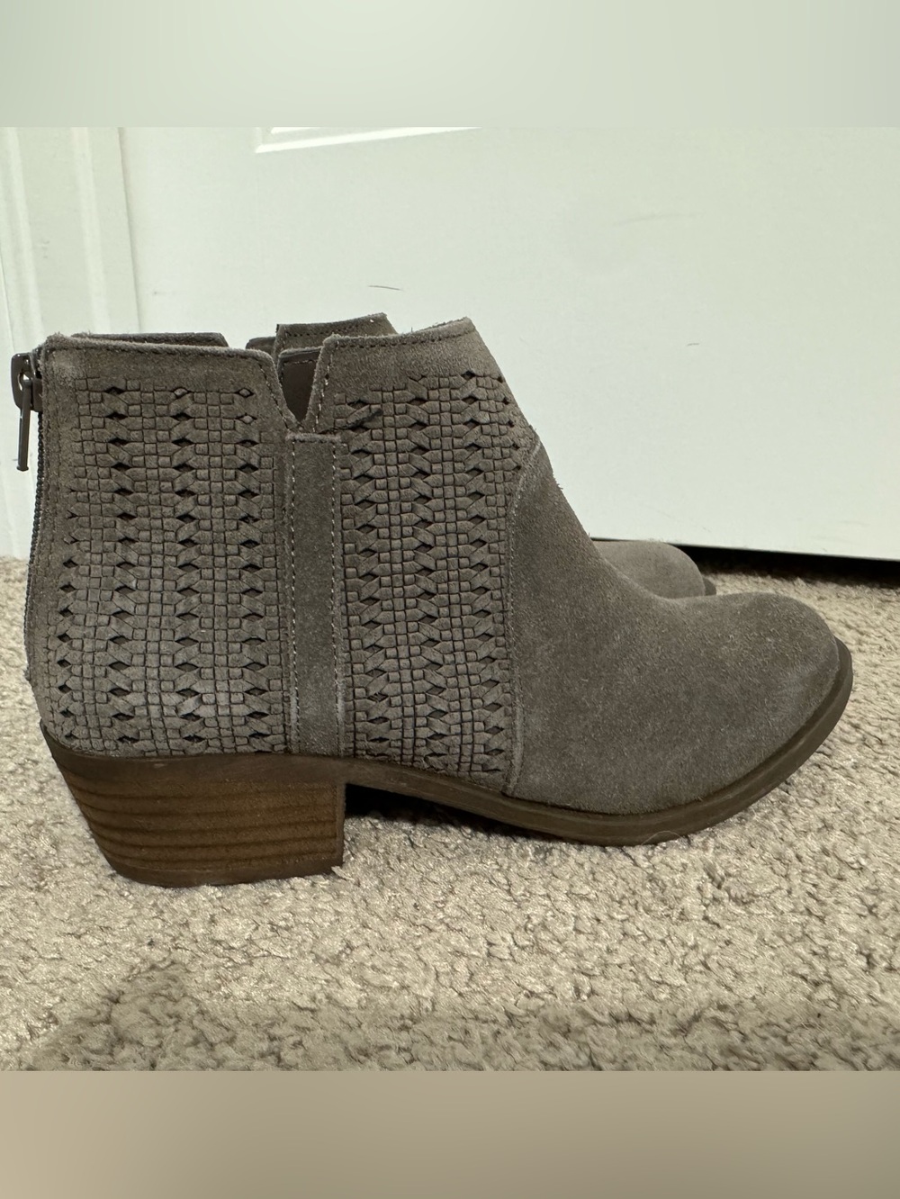 Cool Kensie size 7 gray leather Grayce booties zipper new